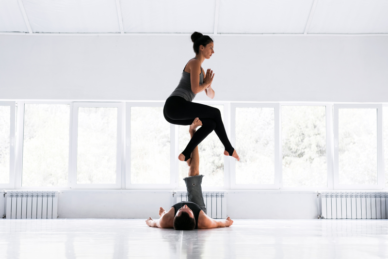 Acro yoga